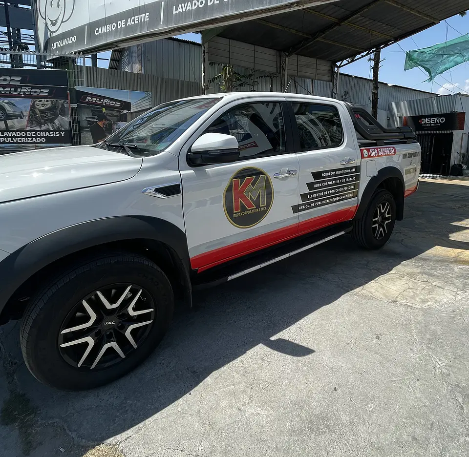 Branding Vehicular Básico personalizado para camionetas 4x4 27