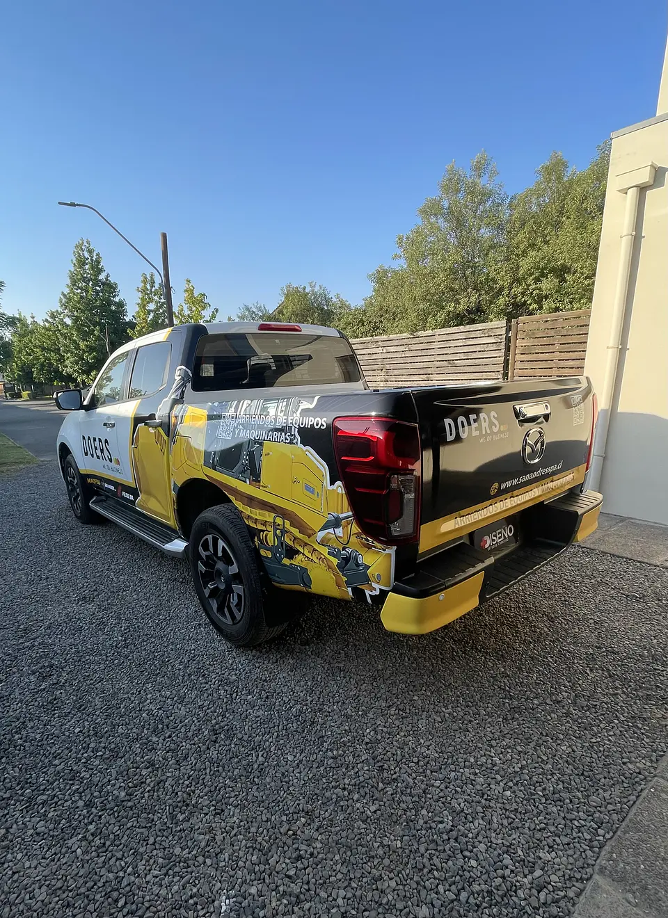 Branding Vehicular Parcial personalizado para camionetas 4x4 25