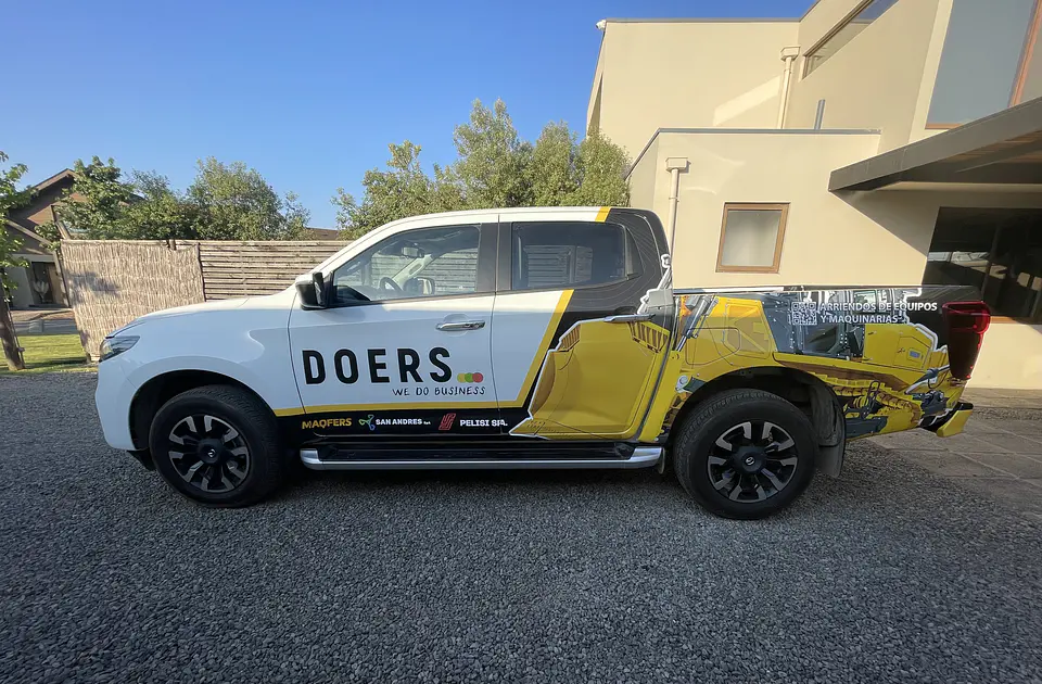 Branding Vehicular Parcial personalizado para camionetas 4x4 27