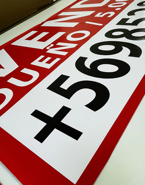 Cartel SE VENDE  140x100 cm con ojetillos