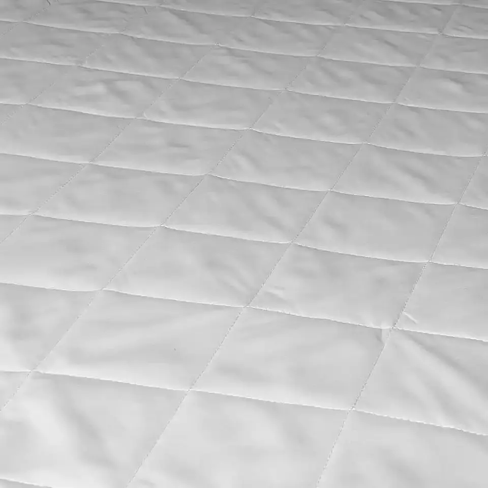 Cubre colchón microfibra faldón King Blanco 2