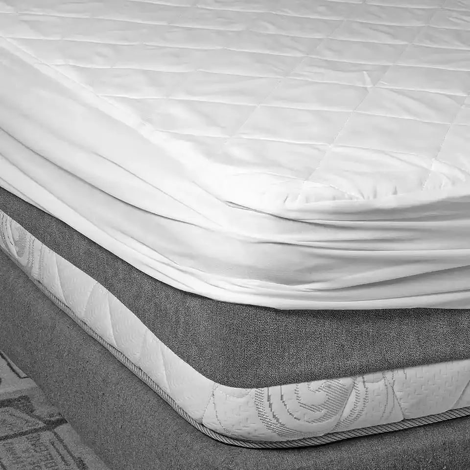 Cubre colchón microfibra faldón 1.5 PL Blanco 5
