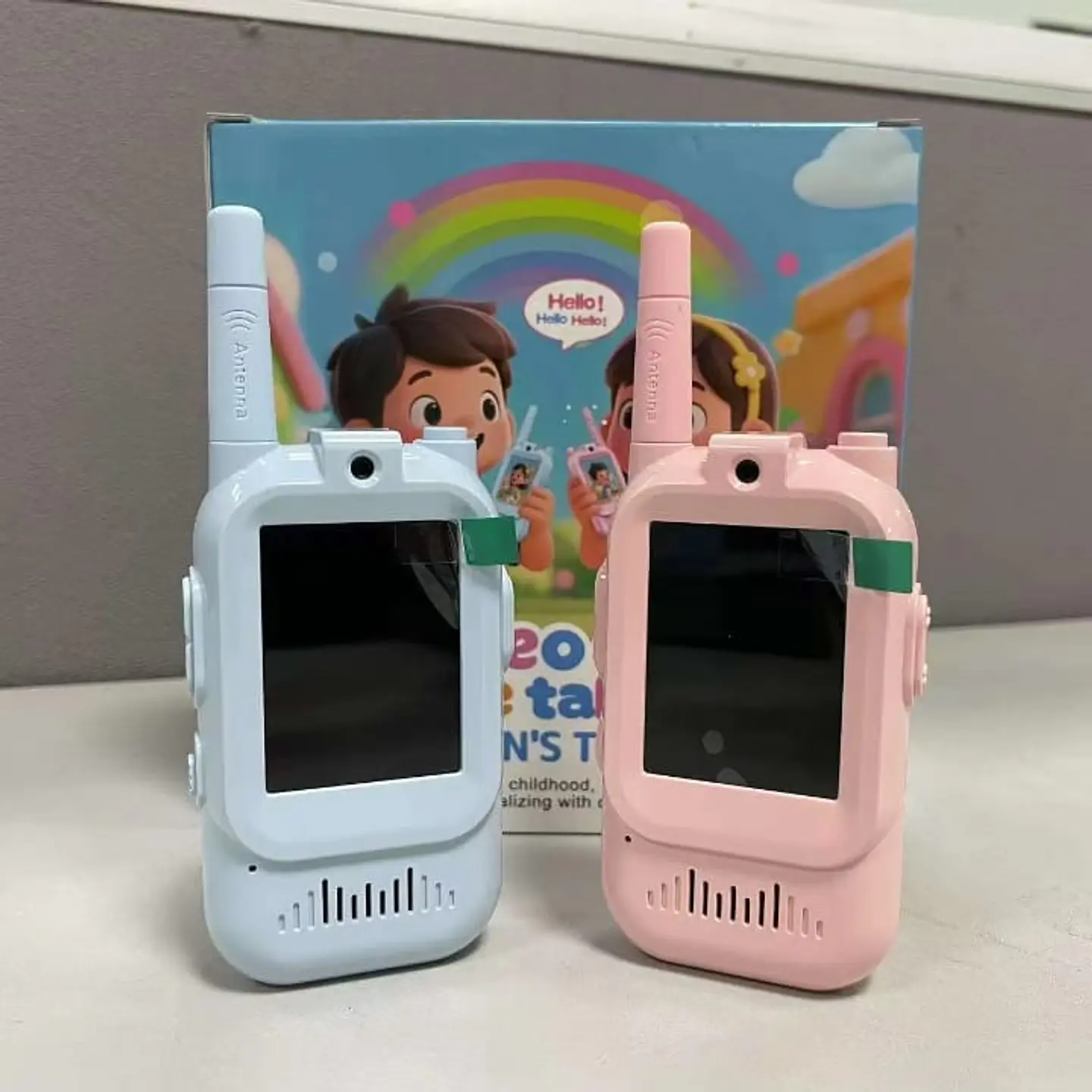 WALKIE TALKIES 1
