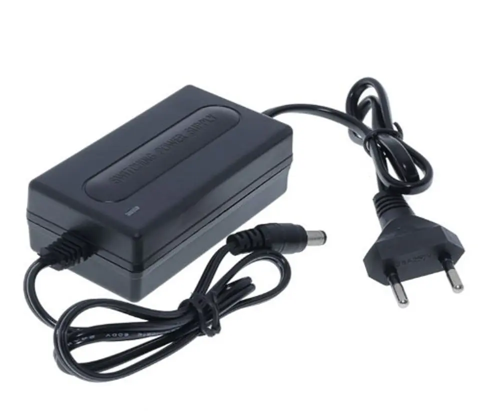 Fonte de Alimentação Plástica / Adaptador para Fita LED 18W (12V / 1.5A) 1