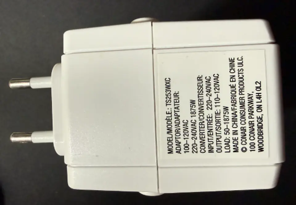 Adaptador e Conversor Universal TravelSmart Conair 110V-220V 3