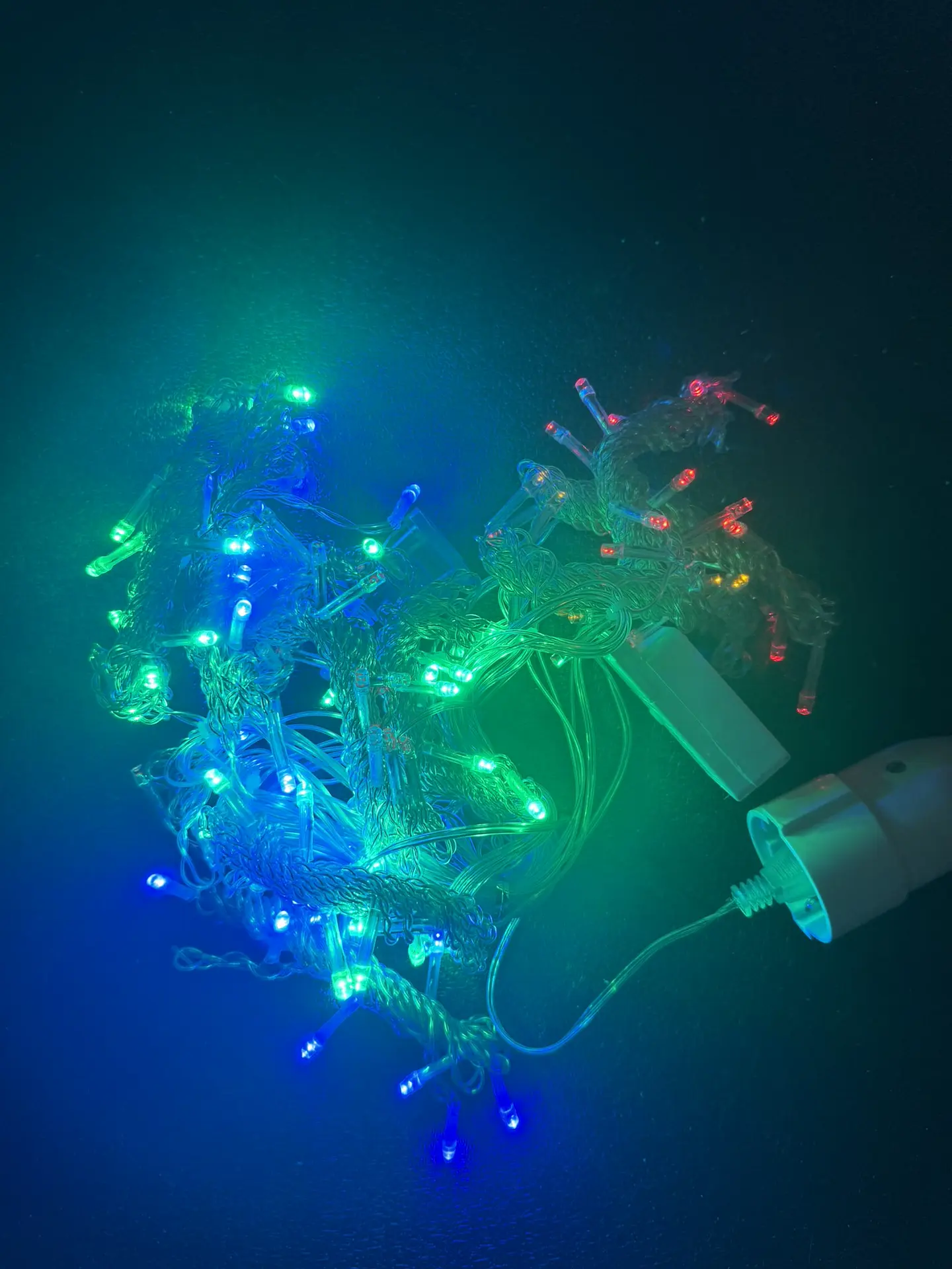 Cortina LED 240 LEDs 2x2m RGB (SKU: 42302) 1