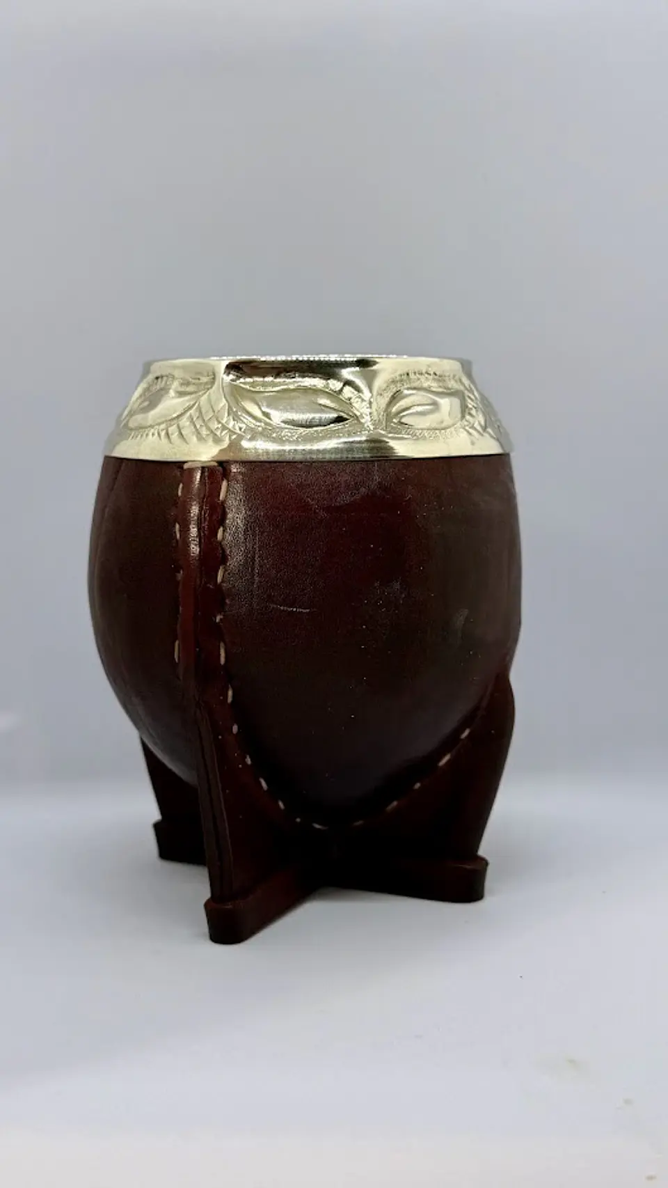 Mate Torpedo Uruguayo de Calabaza con Virola de Alpaca Cincelada – Bordó 1