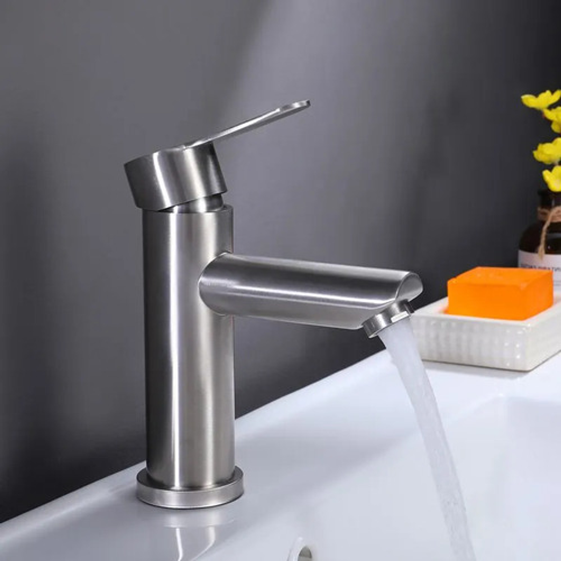 Griferia Para Lavamanos Agua Fría Y Caliente  2