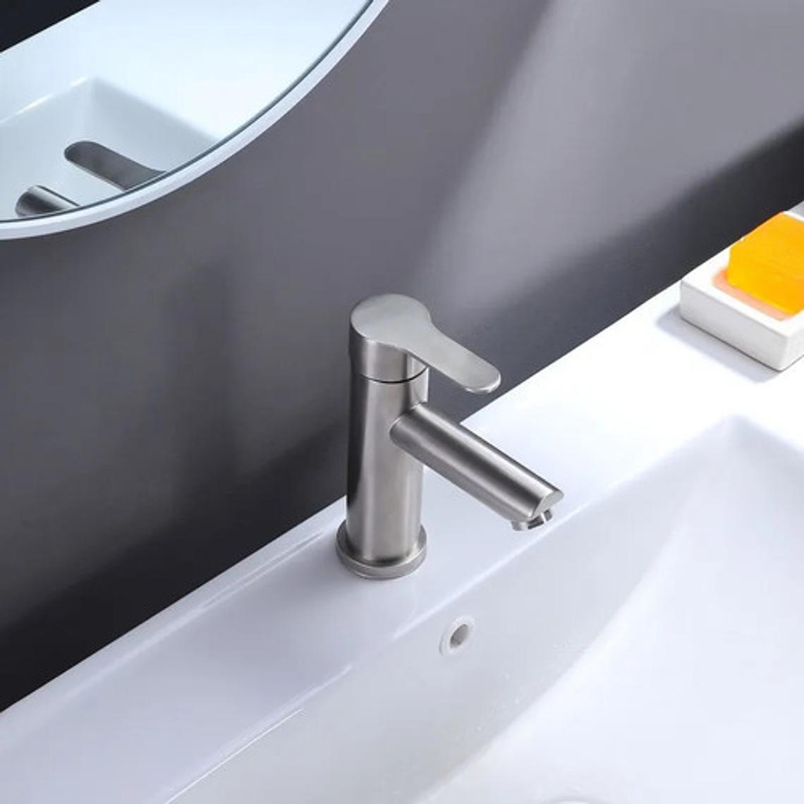 Griferia Para Lavamanos Agua Fría Y Caliente  6