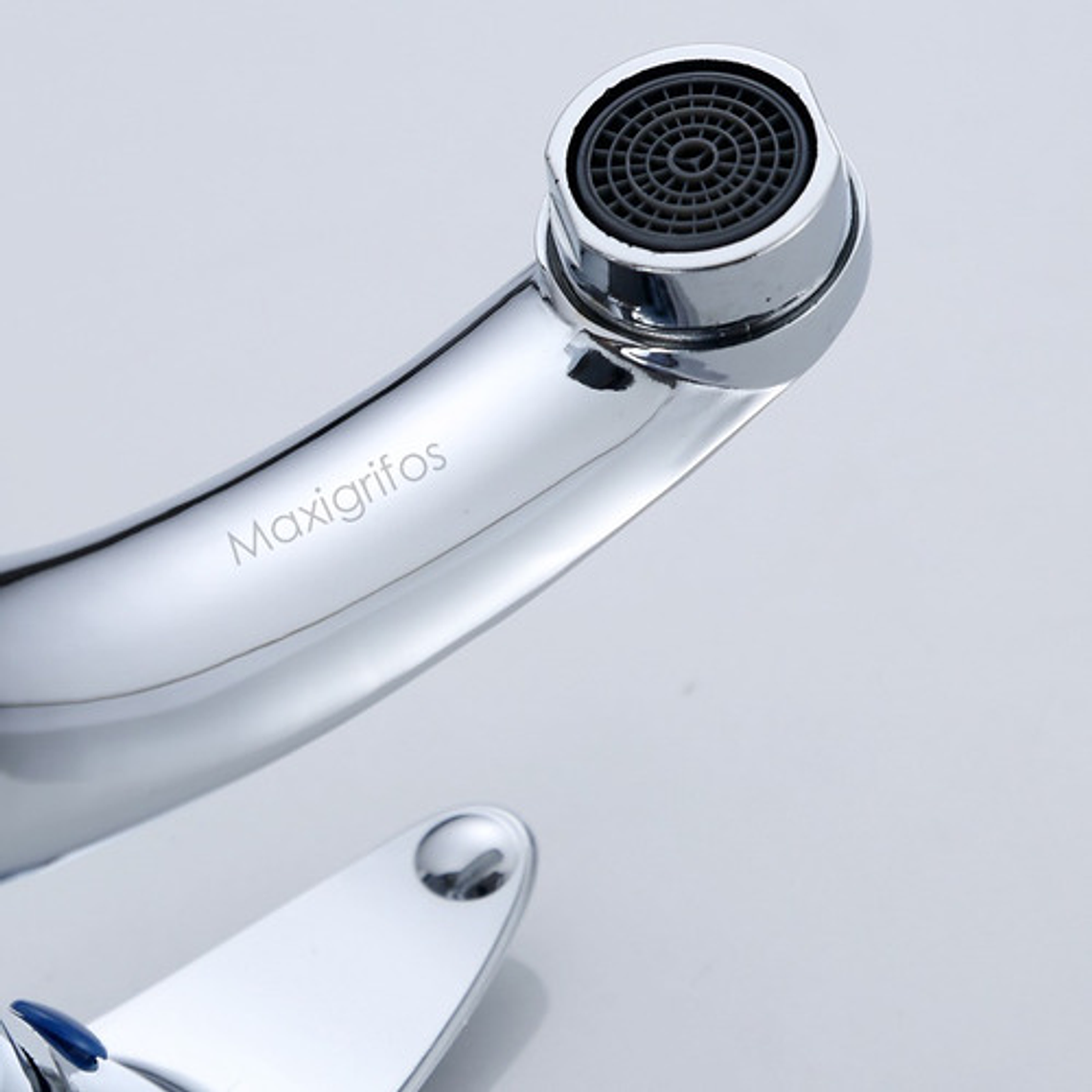 Llave Para Lavamanos Sencilla Solo Agua Fria 8