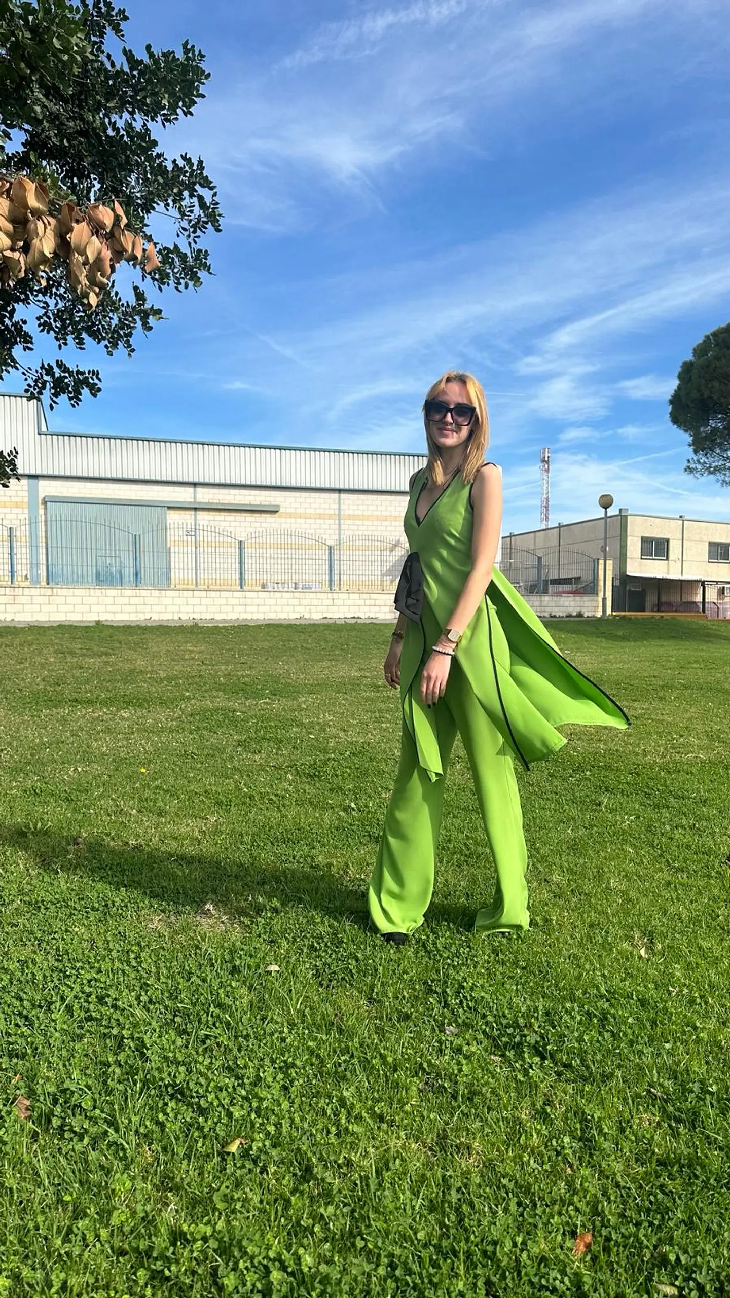 Conjunto blusoin largo sin mangas con pantalon 1