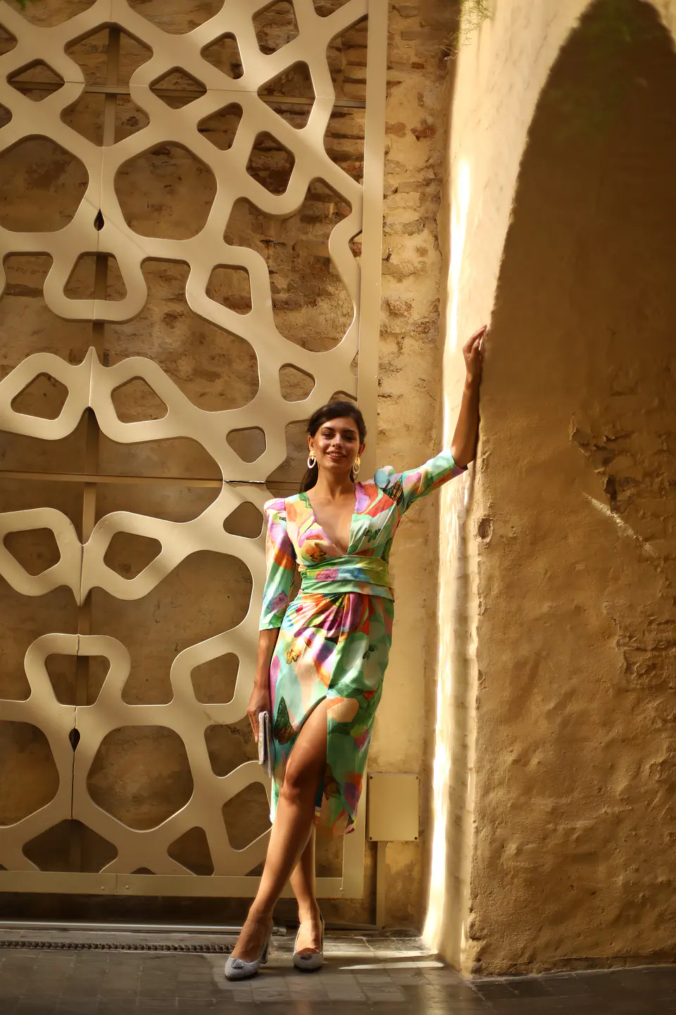 Vestido estampado escote pico tableado cintura 1