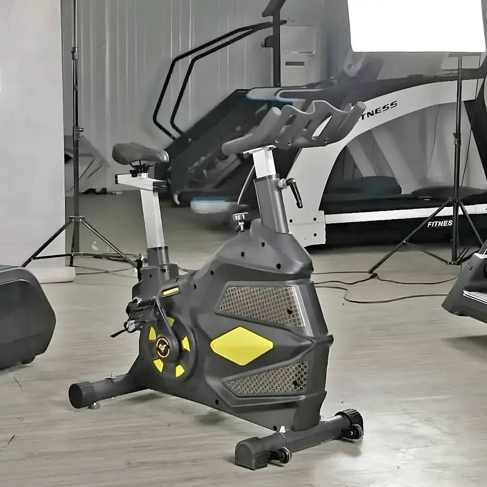 Bicicleta de Spinning Profesional con Volante de Inercia 18 kg y Capacidad 160 kg 2