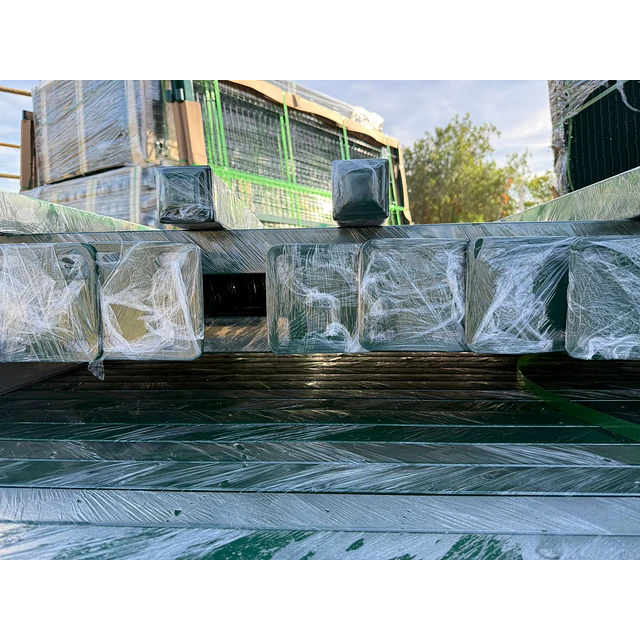 Pilar / Poste verde con Base 1.2m 50mmx50mm Para Reja 3d Verde