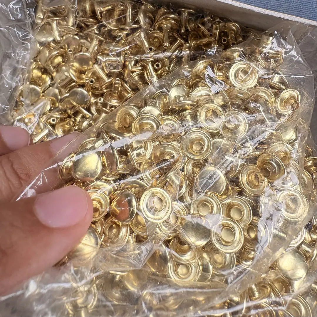 Remache Doble Cabeza 8x3x8 Níquel Dorado 100uni