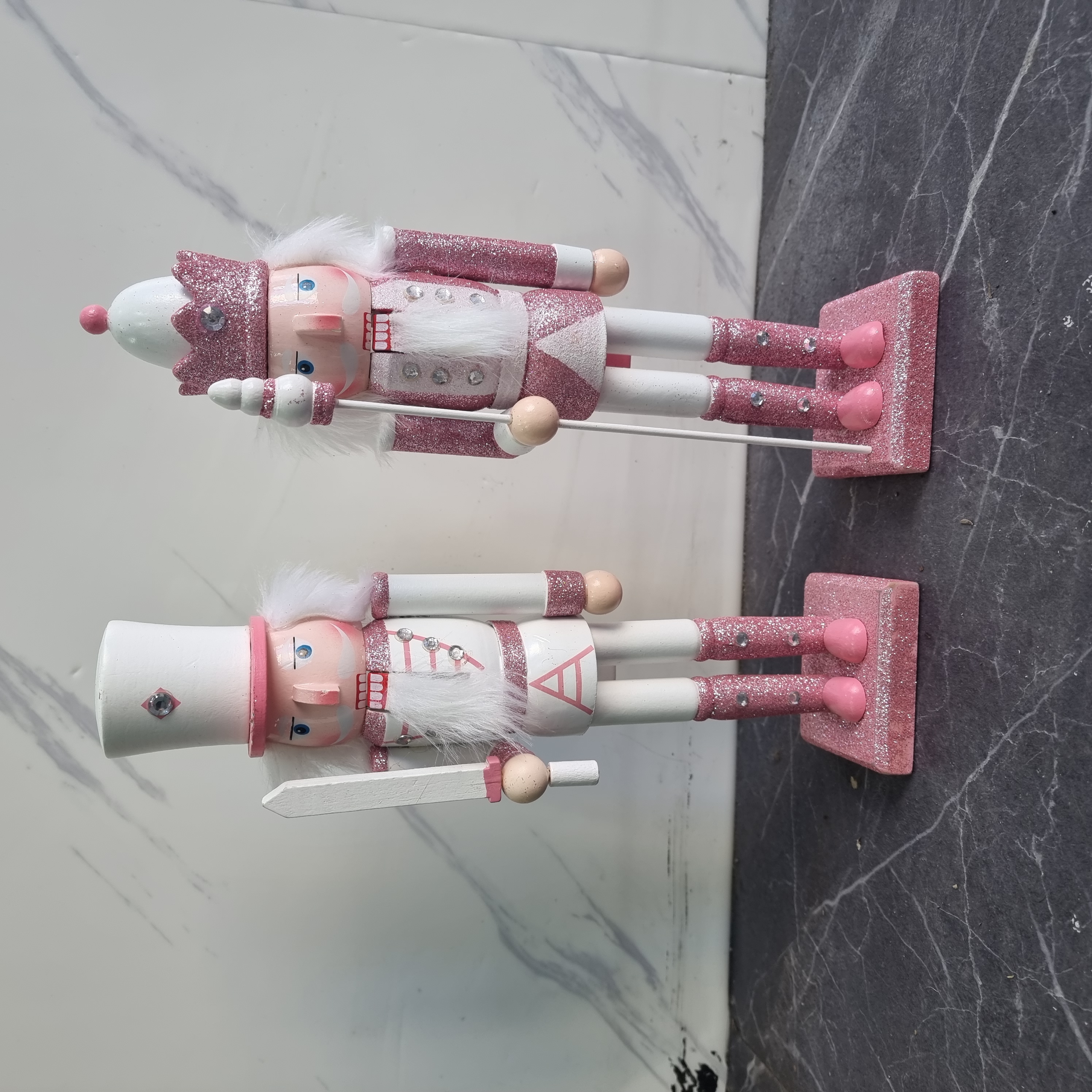 CASCANUECES 30CM ROSA