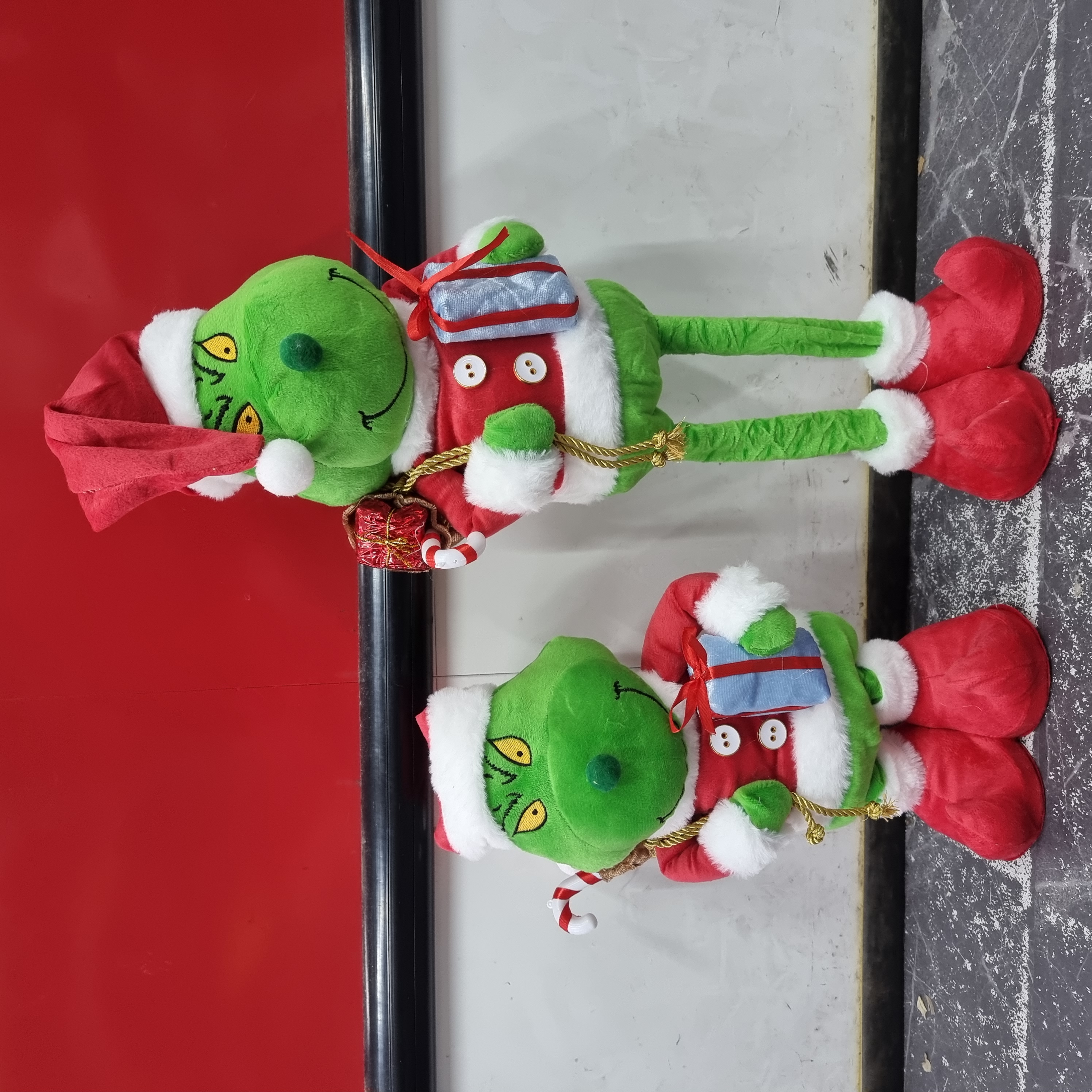 GRINCH PATAS LARGAS 60CM