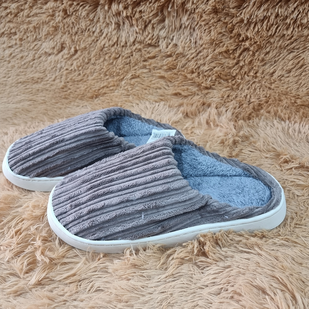 PANTUFLA HOMBRE  3