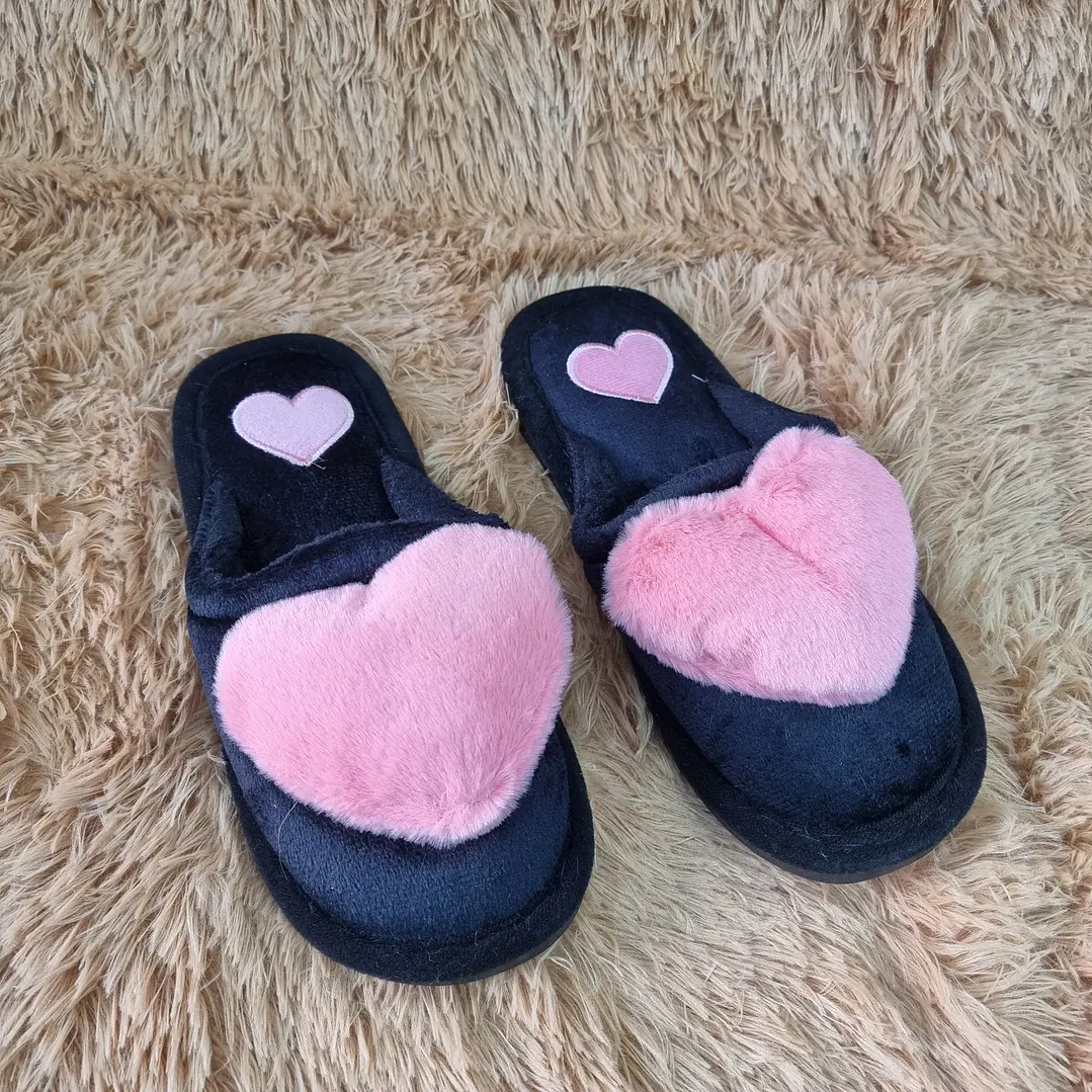 PANTUFLA CORAZON 1