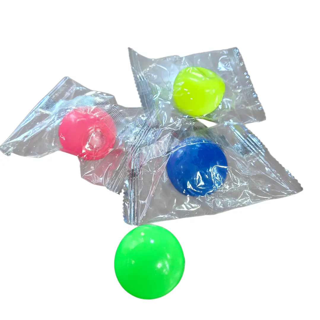 PELOTA ADHESIVA 2