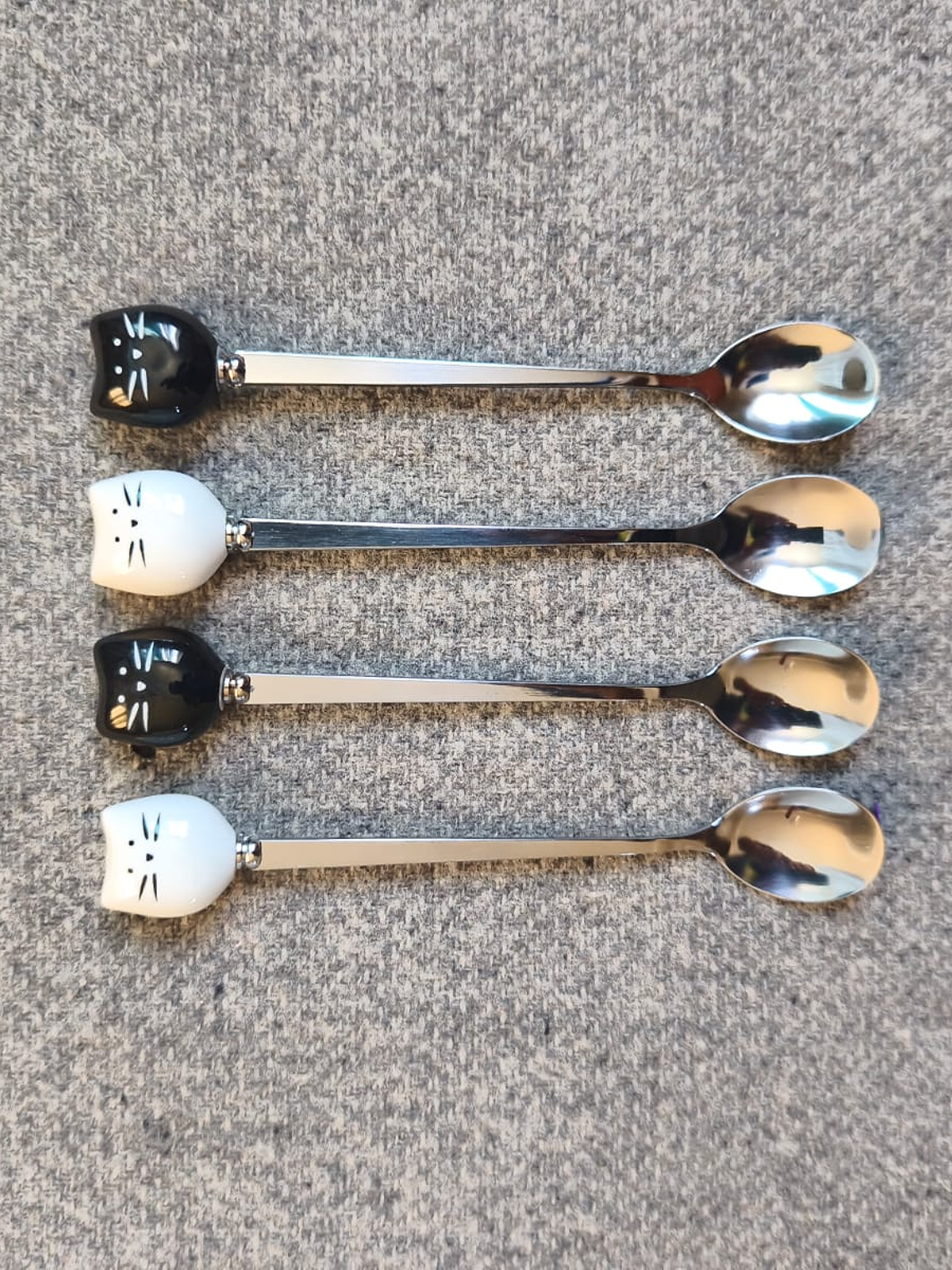 Juego de 4 cucharas de acero inoxidable con diseño de gatos 1