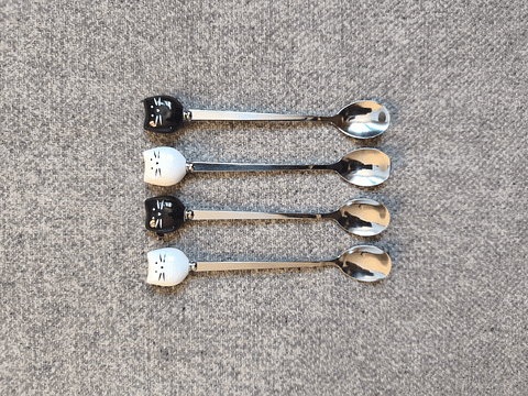 Juego de 4 cucharas de acero inoxidable con diseño de gatos