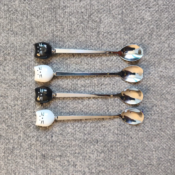 Juego de 4 cucharas de acero inoxidable con diseño de gatos 1