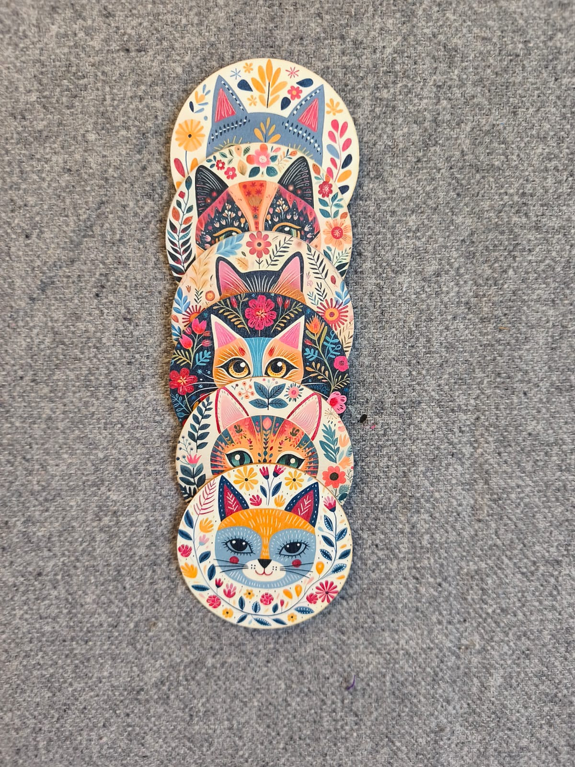 6pcs Posavasos de Madera Serie Gato Vibrante 3