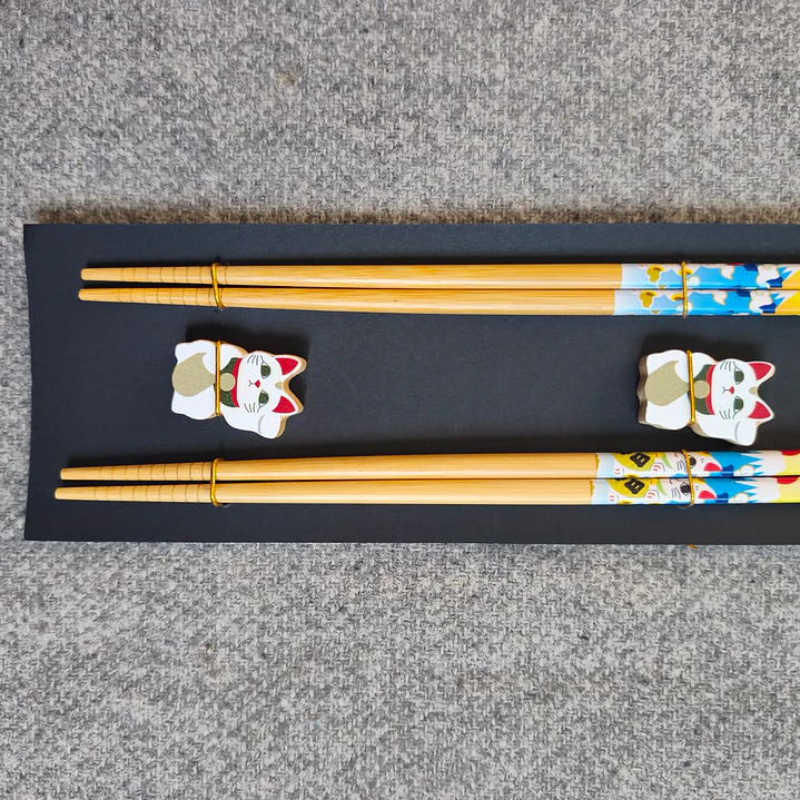 Juego de palillos de bambú y madera con estampado japonés 2