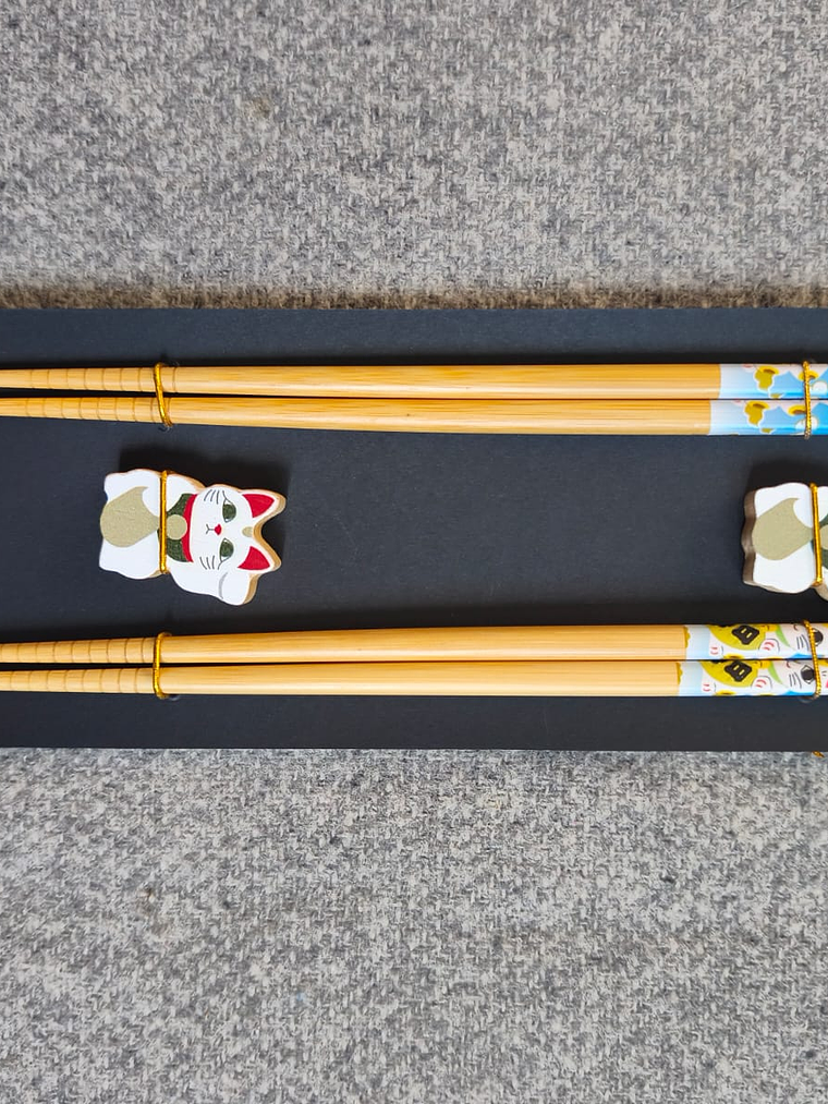 Juego de palillos de bambú y madera con estampado japonés 2