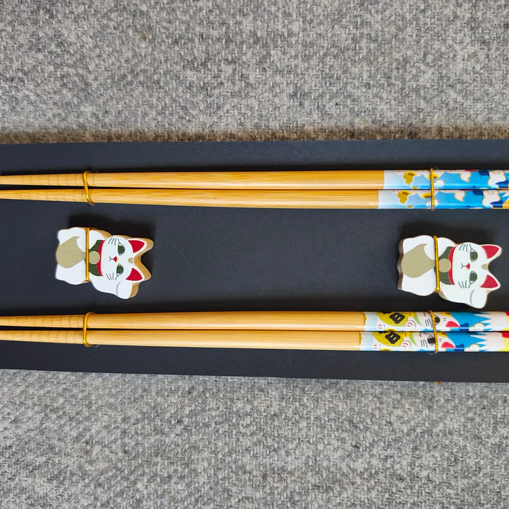 Juego de palillos de bambú y madera con estampado japonés 3