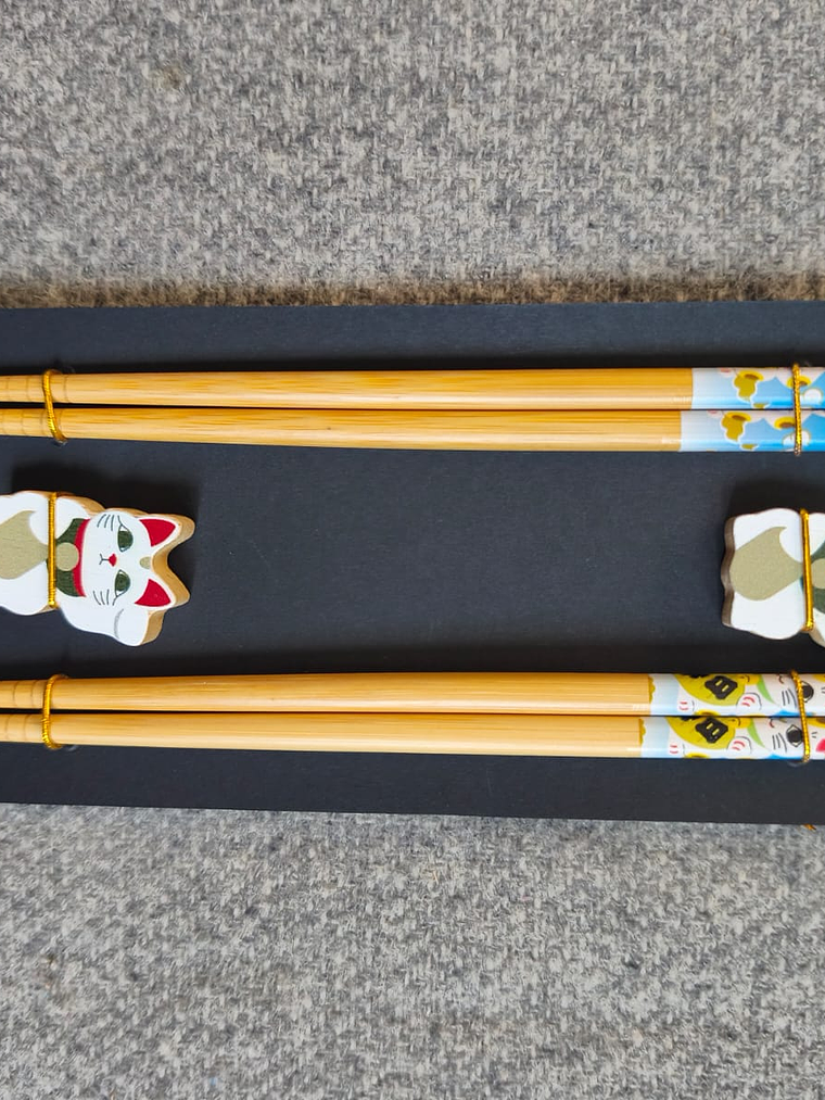 Juego de palillos de bambú y madera con estampado japonés 3