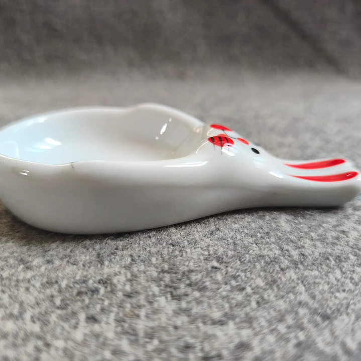 Plato pequeño de cerámica con forma de conejo 4