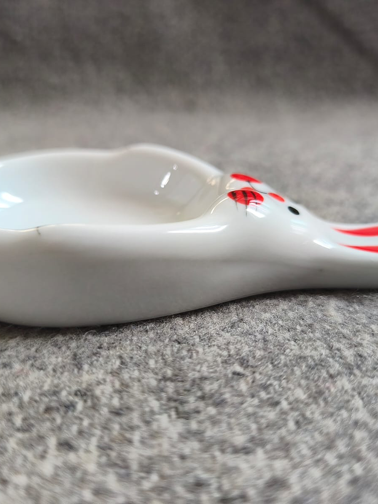 Plato pequeño de cerámica con forma de conejo 4