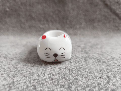 Plato pequeño de cerámica con forma de gato