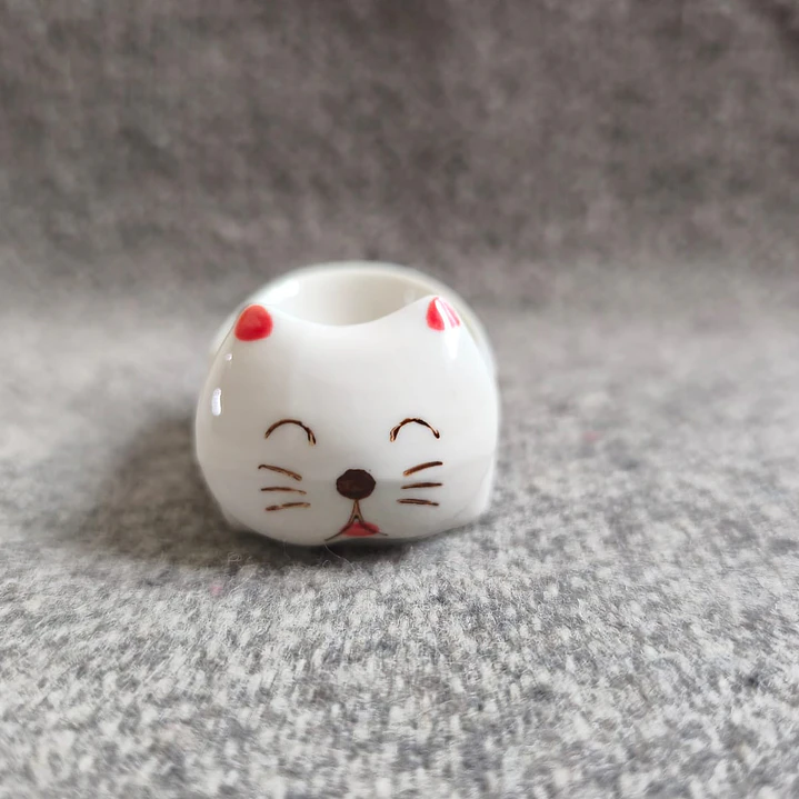 Plato pequeño de cerámica con forma de gato 1