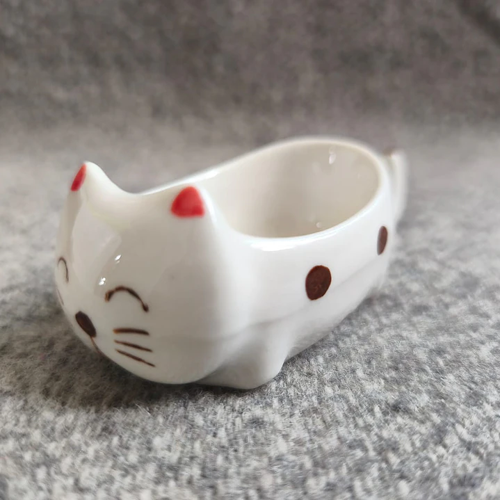 Plato pequeño de cerámica con forma de gato 2