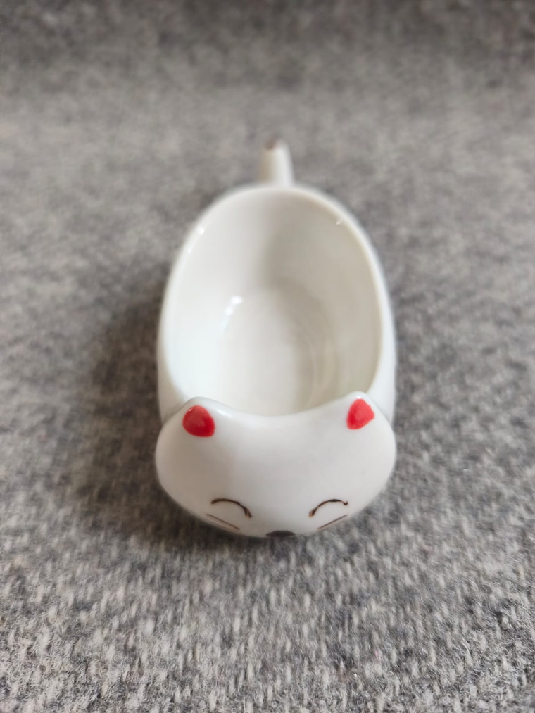 Plato pequeño de cerámica con forma de gato 3