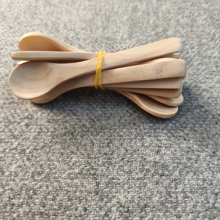 10 cucharas de madera  1