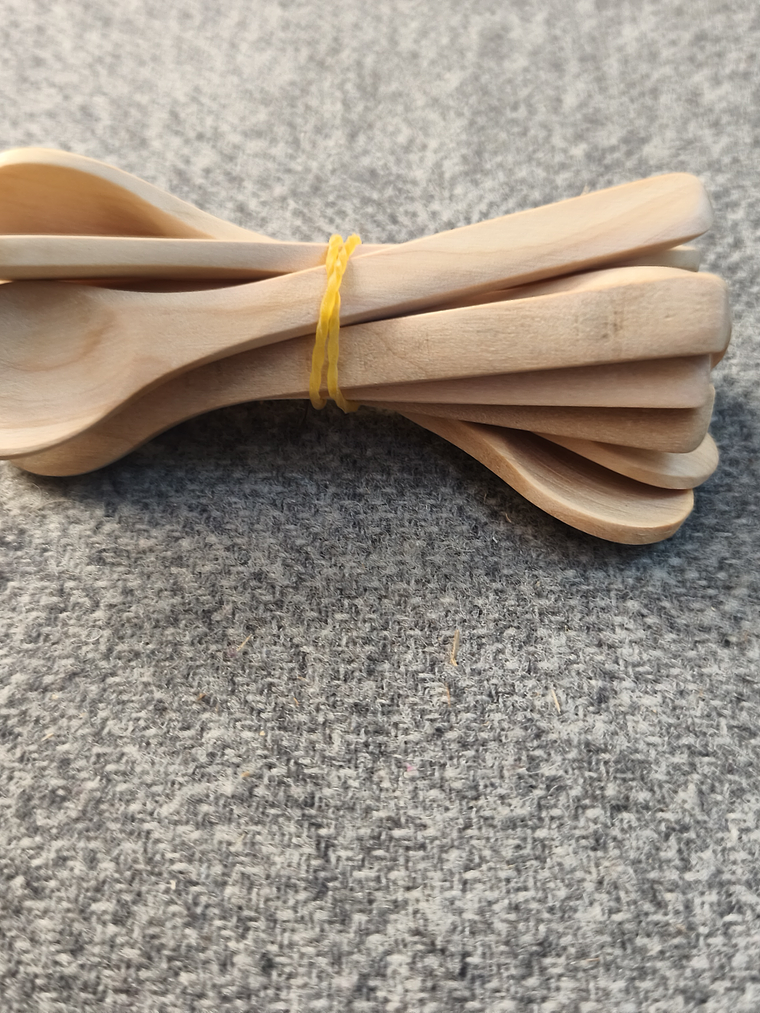 10 cucharas de madera  1