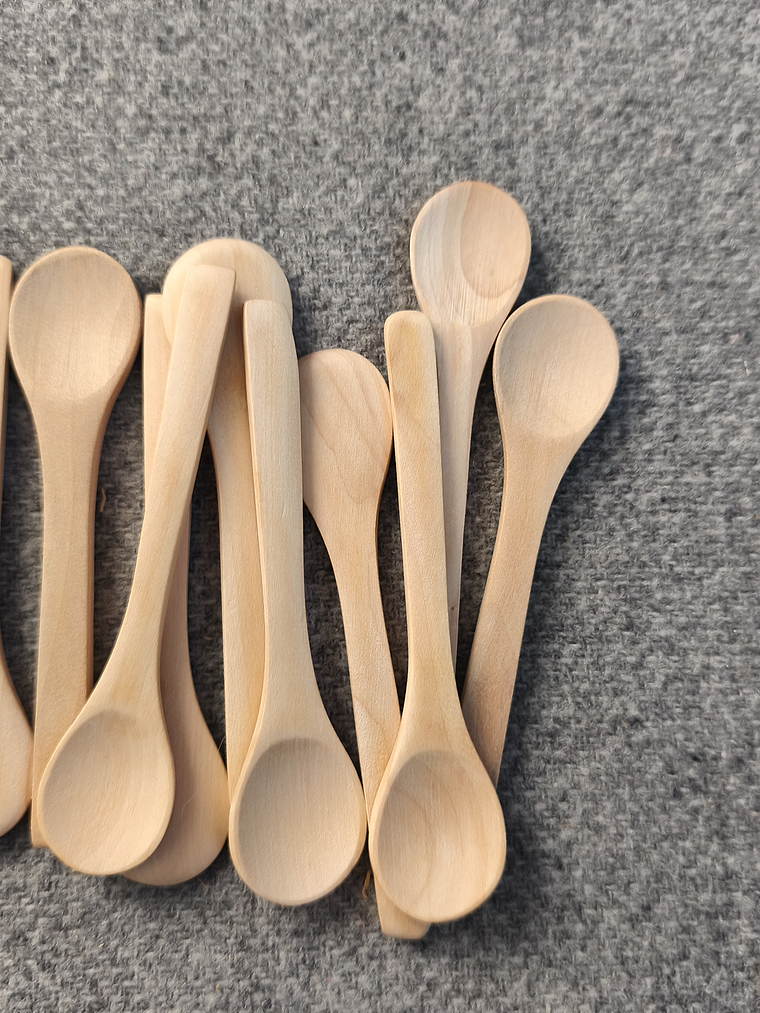 10 cucharas de madera  2
