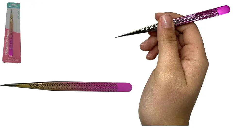 Pinza recta en color rosado con dorado ideal para unas pestañas perfectas 1