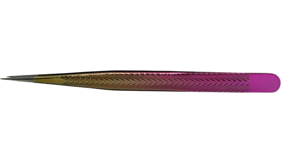 Pinza recta en color rosado con dorado ideal para unas pestañas perfectas 3