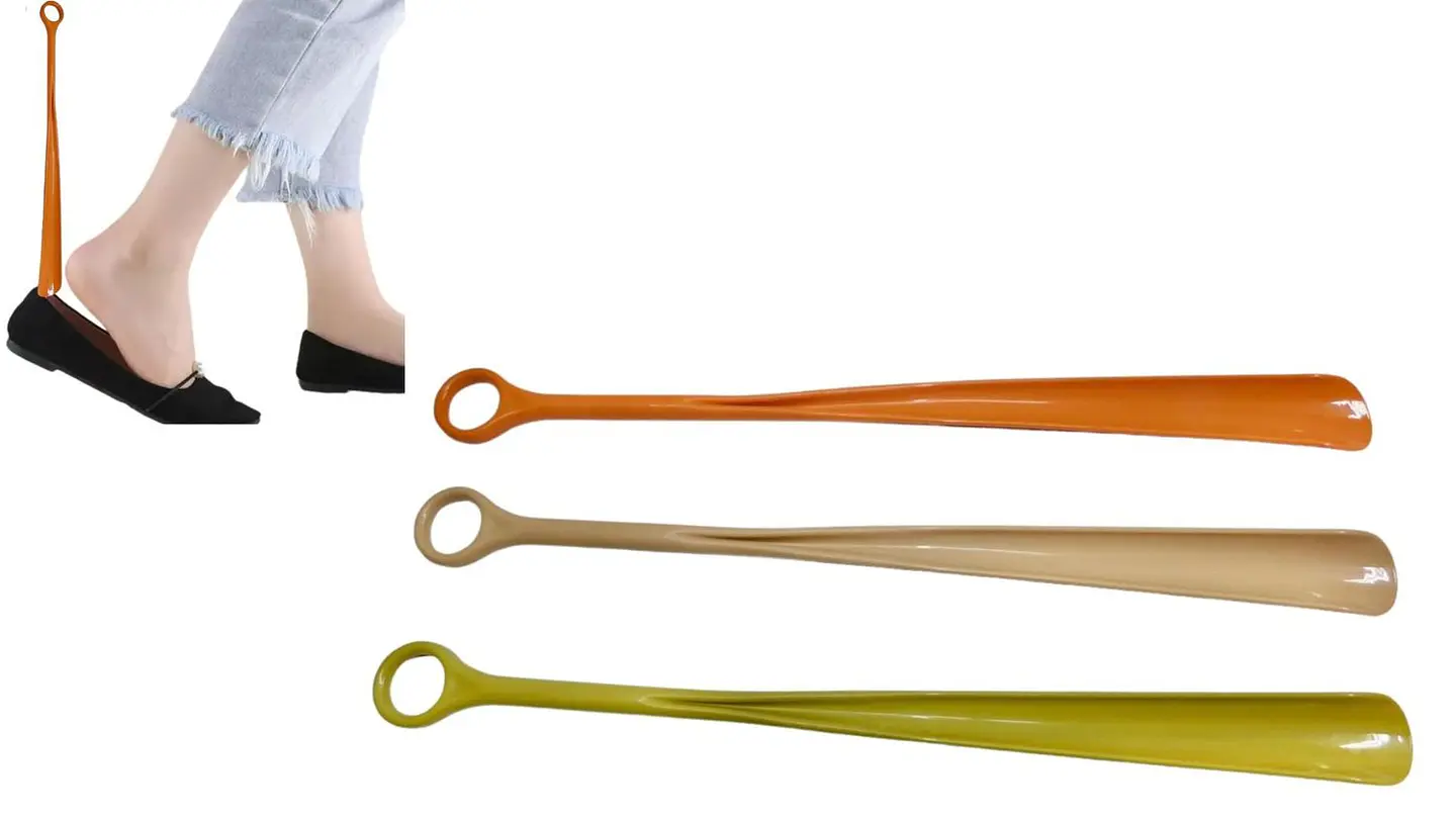Calzador para poner zapatos fácilmente en colores tierra 1