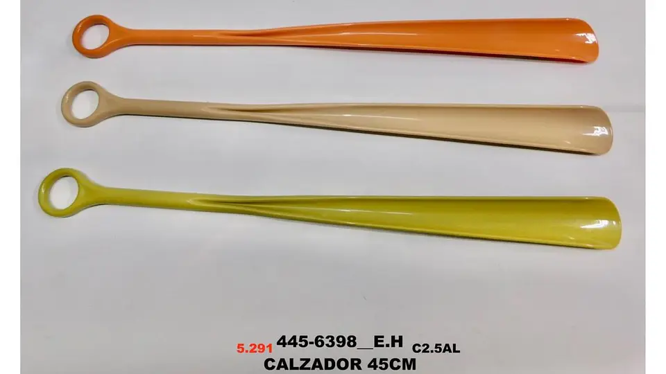 Calzador para poner zapatos fácilmente en colores tierra 5