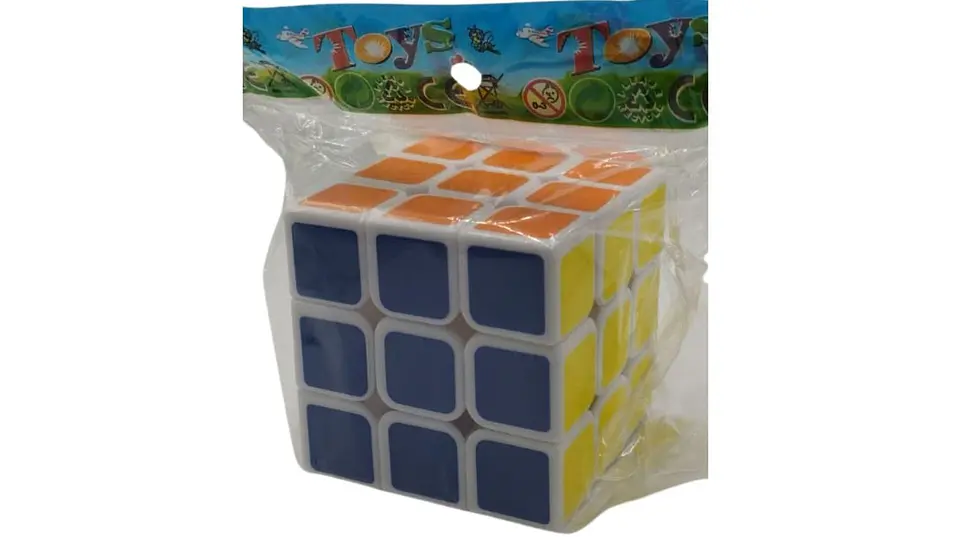 Cubo Rubik 3x3 Fondo Blanco 7 cm 5