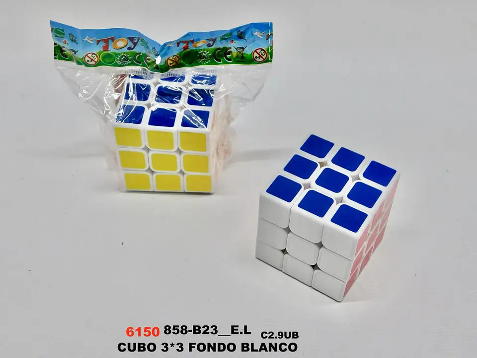 Cubo Rubik 3x3 Fondo Blanco 7 cm 6