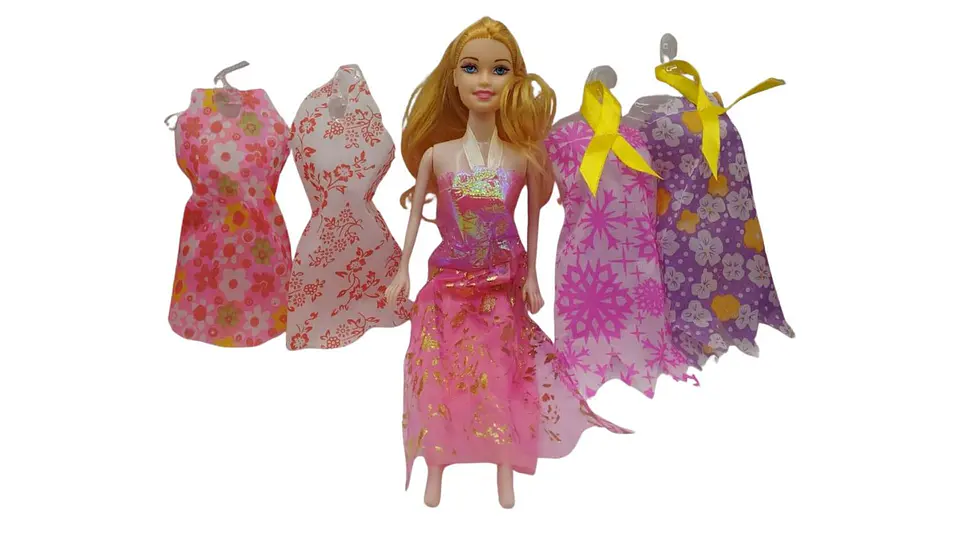 Muñeca con vestidos intercambiables Charm Girl 2