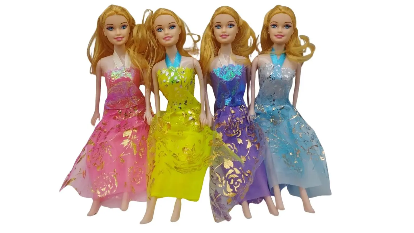 Muñeca con vestidos intercambiables Charm Girl 4