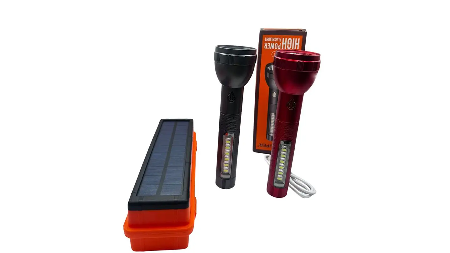 Linterna LED Recargable con Estuche Solar Naranja Resistente 2
